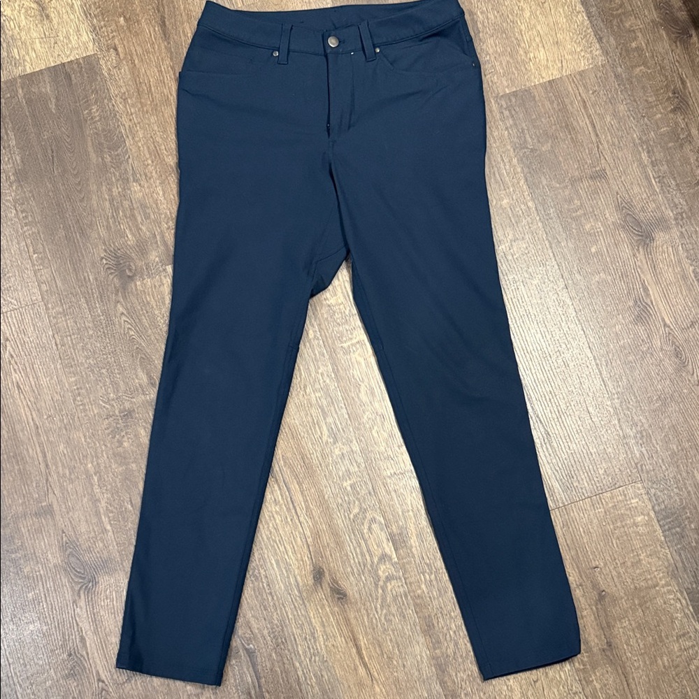 LuluLemon ABC 5-pocket warpstream pant. Size 30 length 30, navy regular fit.